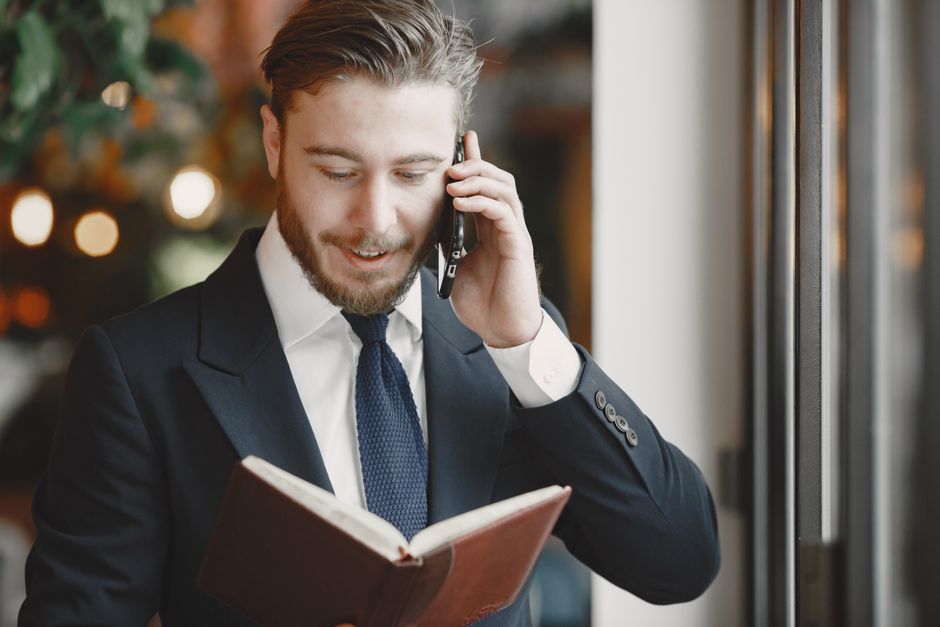 Acquisire clienti B2B senza un solo canale